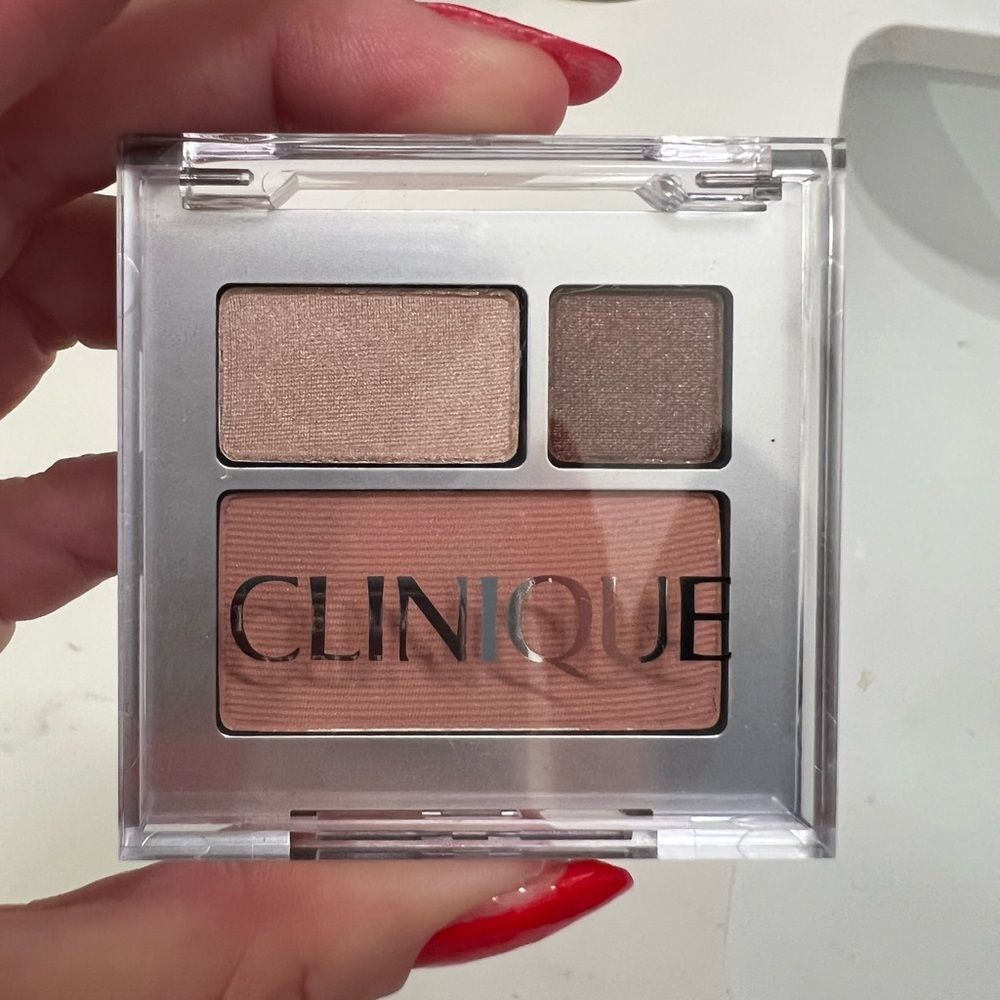 NWT- Clinique blush and eyeshadow duo
